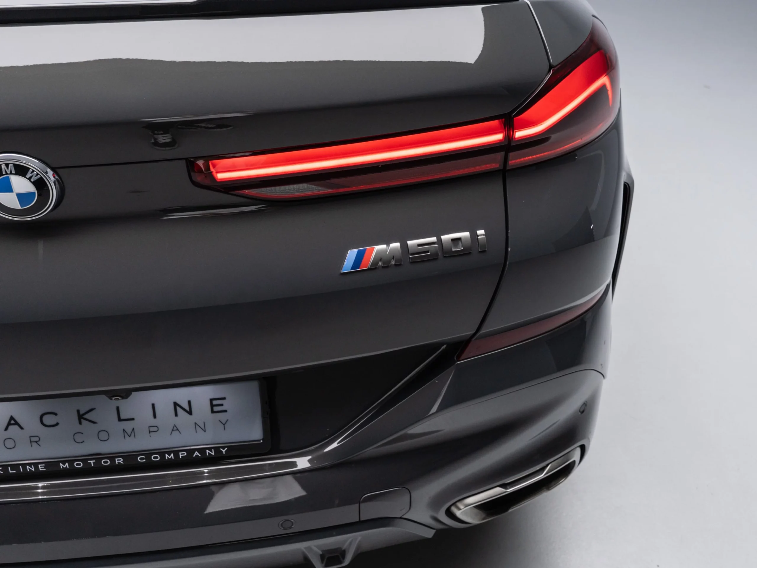 2022 BMW X6 M50i